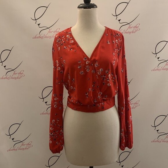 wild fable Tops - Wild Fable. Size Medium. Rayon Long Sleeve. 1 Button Band. Open Back. Top. B50